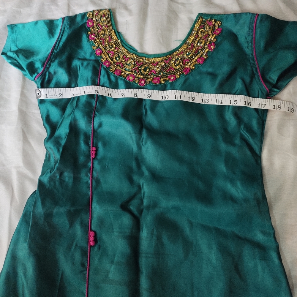 Silk suit - Picture 5 of 10